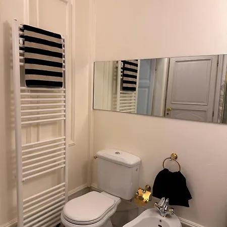 Dimora Vista Con Piscina Lesa